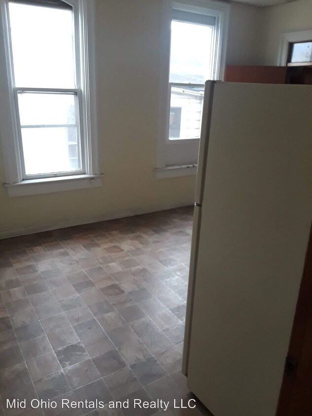 Foto del edificio - 381 E 2nd St