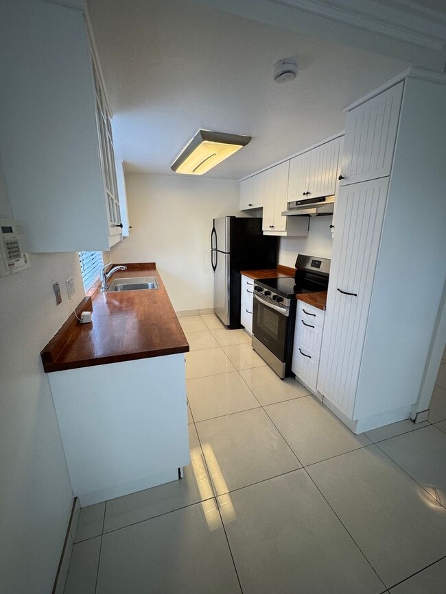 Foto del edificio - Newly Remodeled 2 Bedroom 2 Bath Condo in Chula Vista - $2700 a month