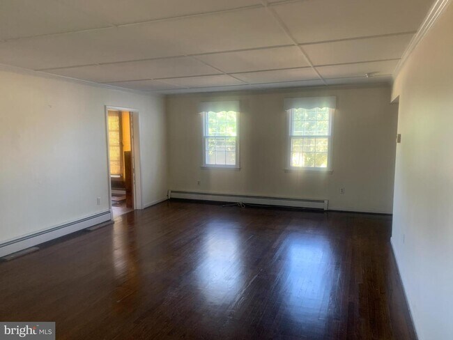 Foto del edificio - 915 Stone Rd