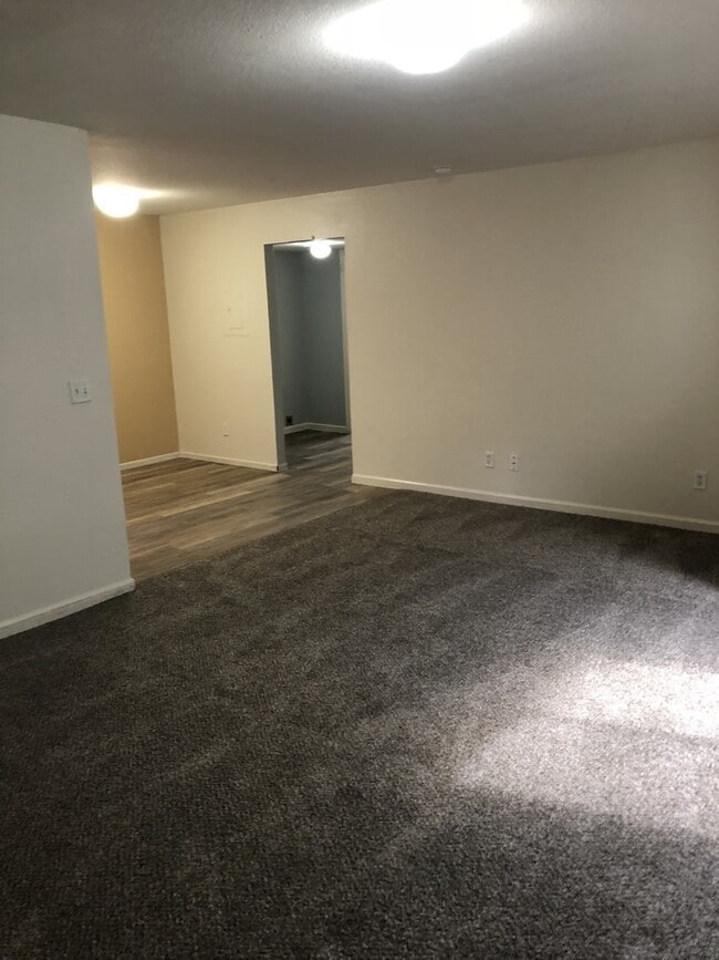Building Photo - 360 Linden Street Unit B