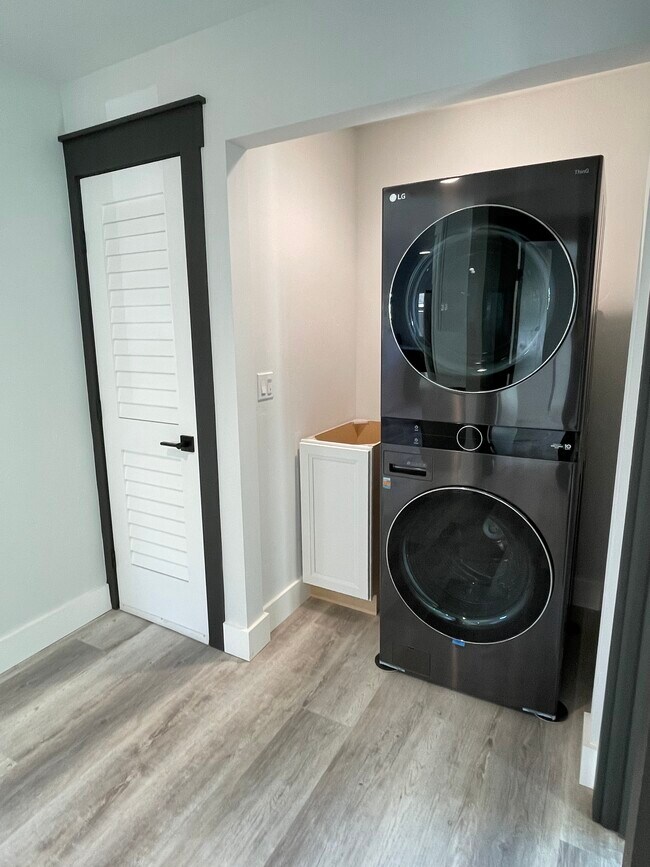 Foto del edificio - 201 Rose Ct