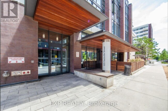 Building Photo - 225-1225 Sackville St