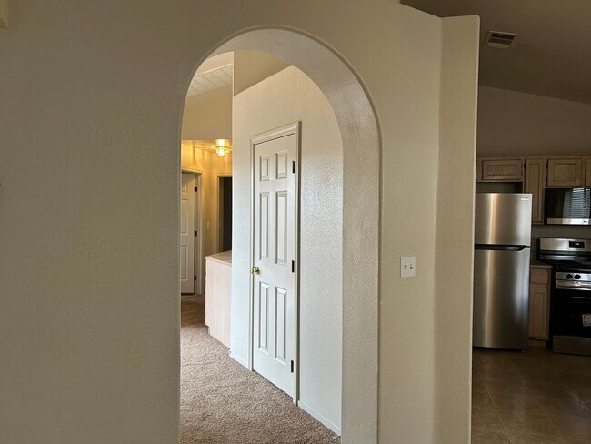 Foto del edificio - Charming 3-Bedroom Single-Story Corner Home in Northwest Las Vegas For Rent!