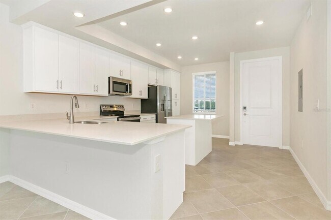 Building Photo - 12320 Wellen Golf St