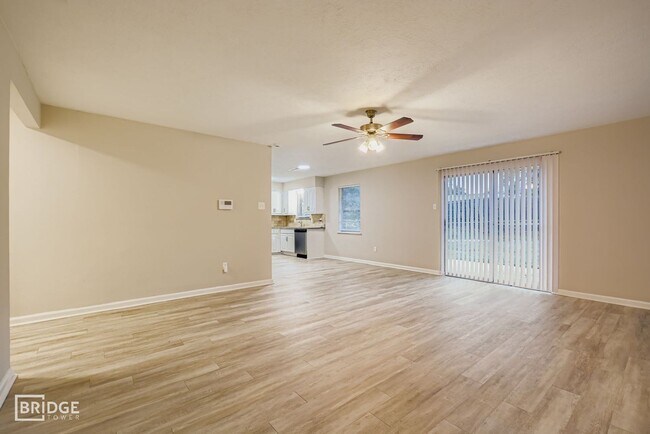 Building Photo - 413 Lindo Dr