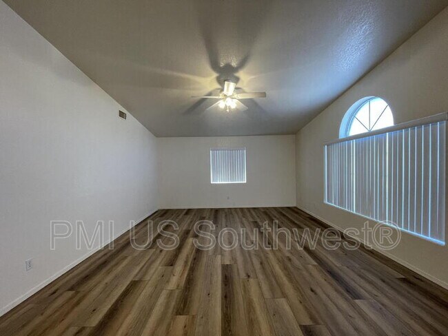 Building Photo - 4072 S Cassidy Dr