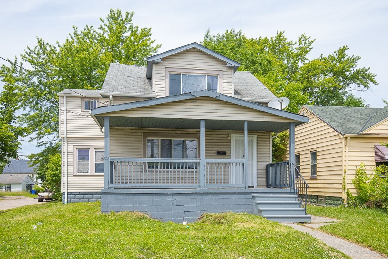 Primary Photo - Charming 4-Bedroom Property in Prime Location