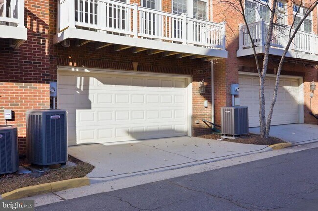 Foto del edificio - 7996 Reserve Way