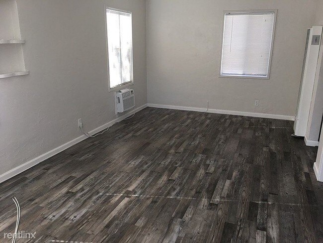 Foto del edificio - 417 N Eastwood Ave