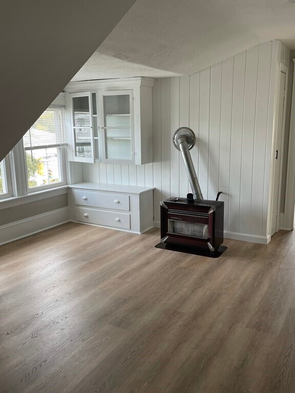 Foto del edificio - 831 Belleville Ave