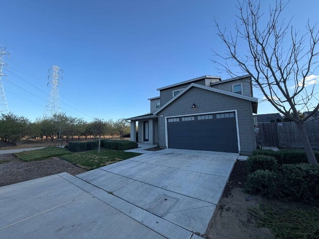 Building Photo - 2494 Valdes Dr