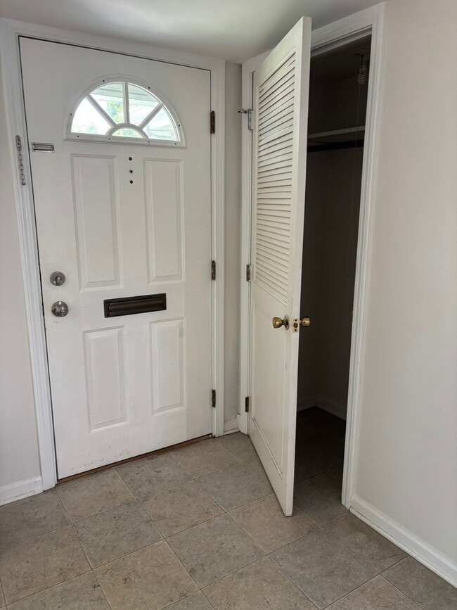 Foto del edificio - 1019 W White Oak St