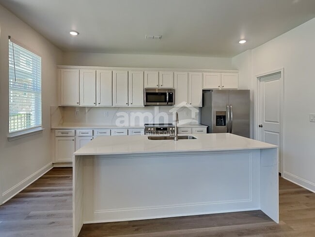 Building Photo - 935 Carnelian Ln