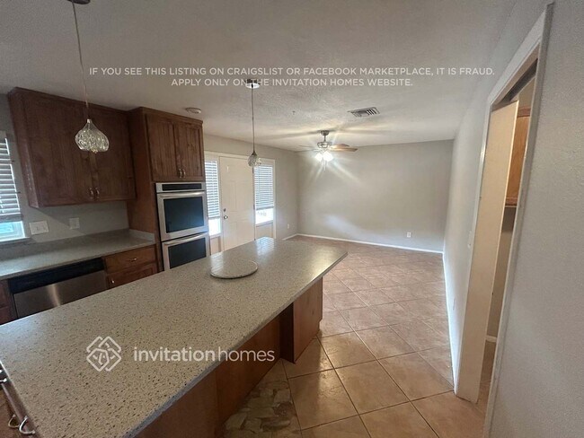 Building Photo - 4923 W Rosewood Dr