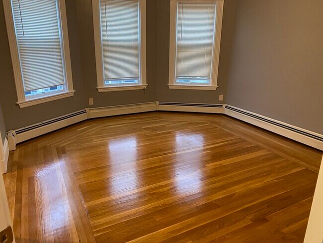 Foto del edificio - 688 E 7th St