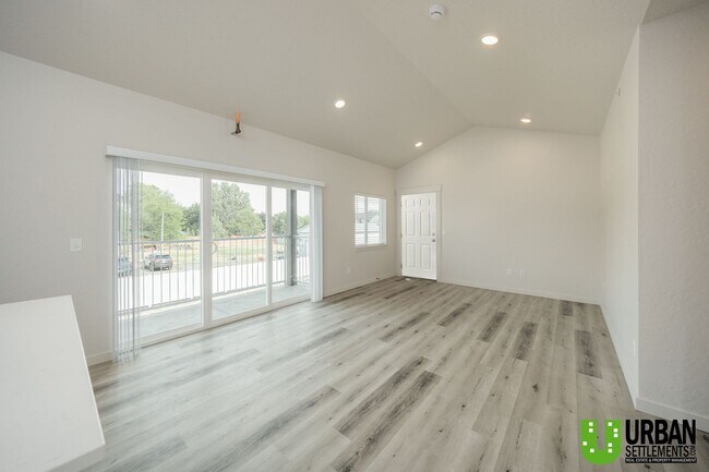 Building Photo - 16104 E Valleyway Ave