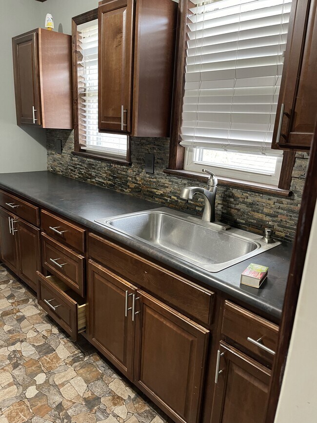 Foto del edificio - 241 E 30th St