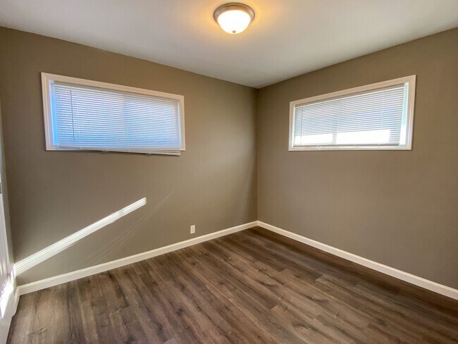 Foto del edificio - 5820-5822 N 65th St. (Duplex)