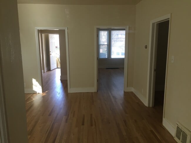 Foto del edificio - 2564 N Humboldt Blvd