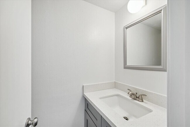 Foto del edificio - 7821 Rue St Cyr St