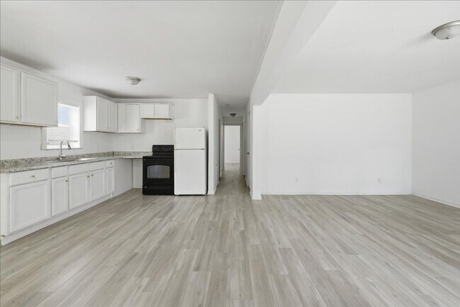 Foto del edificio - 2828 N Gale St