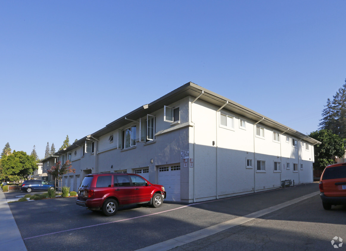 Building Photo - Miramar Way Apartments