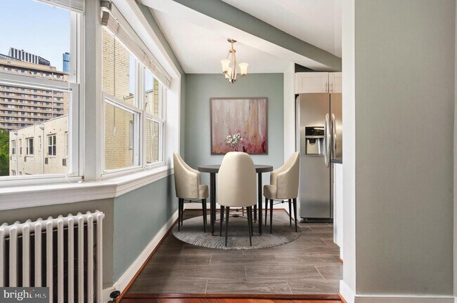 Foto del edificio - 7034 Strathmore St
