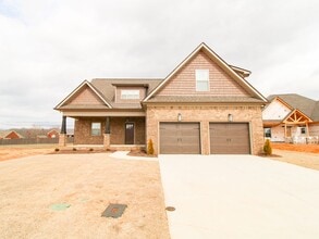 Building Photo - 18026 Longleaf Dr