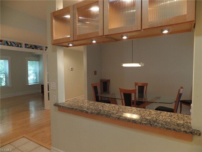 Building Photo - 2472 Overlook Rd