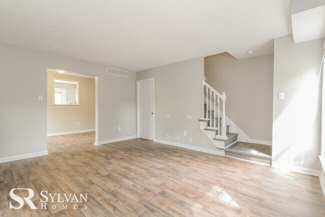 Foto del edificio - Lovely 3BR 2BA duplex is ready for new occ...