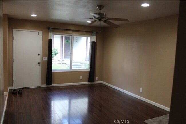 Foto del edificio - 5478 E Willow Woods Ln