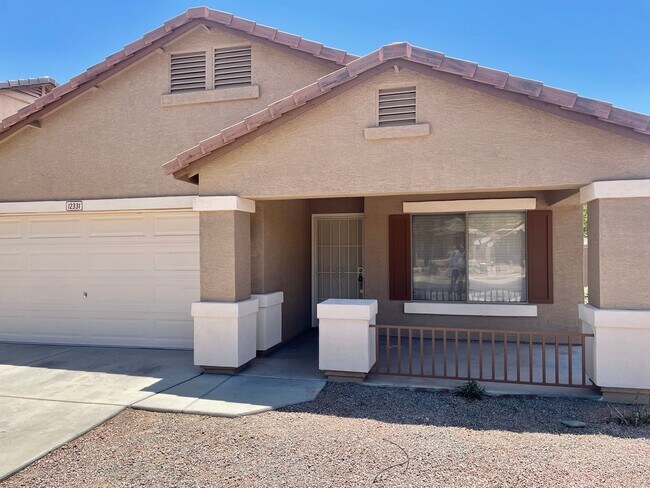 Foto del edificio - 4 Bedroom/2 Bath Single Level Home in Litchfield Park! Corner Lot!