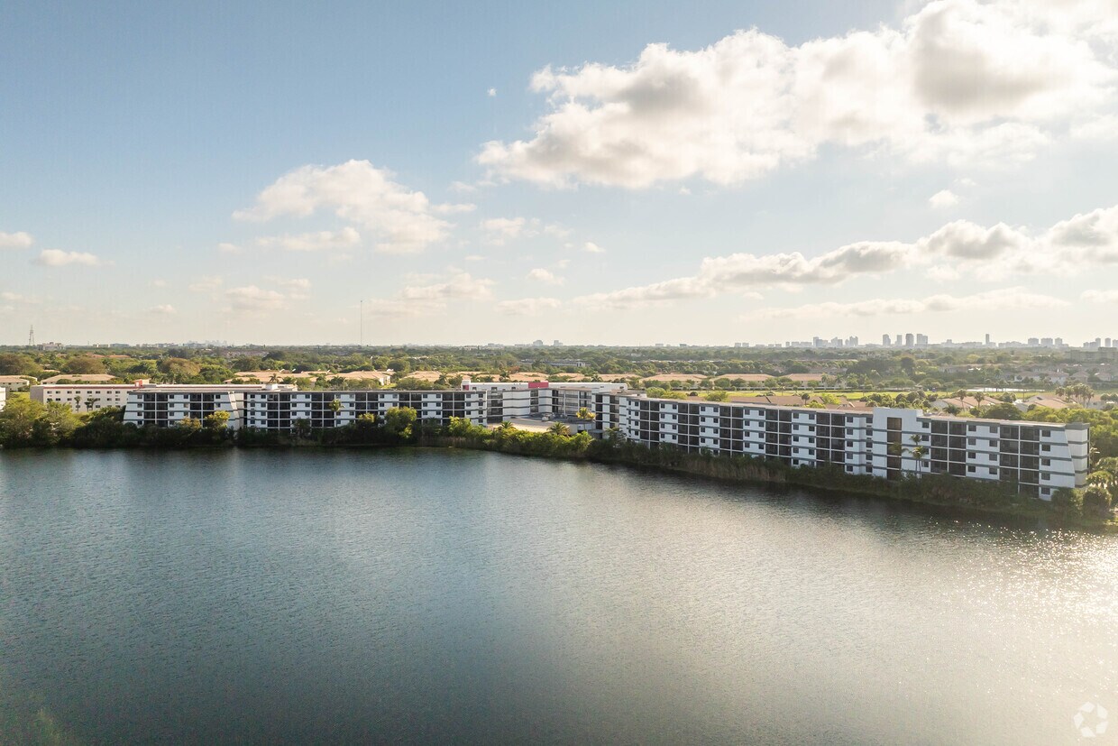 Foto principal - Grand Court Lakes