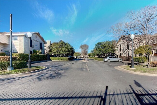 Building Photo - 8400 Jamestown Dr