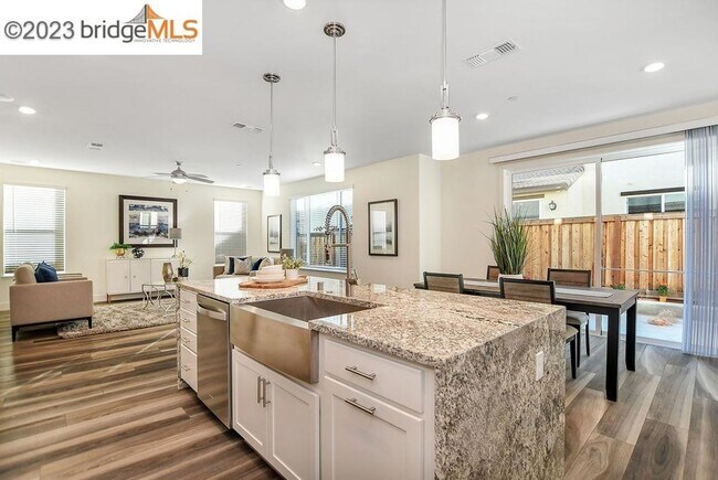 Building Photo - THIS IS A 10! IDEAL BRENTWOOD 4 BEDROOM AN...