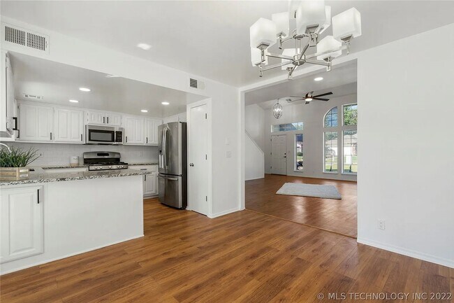 Foto del edificio - Beautifully Updated Broken Arrow Home!