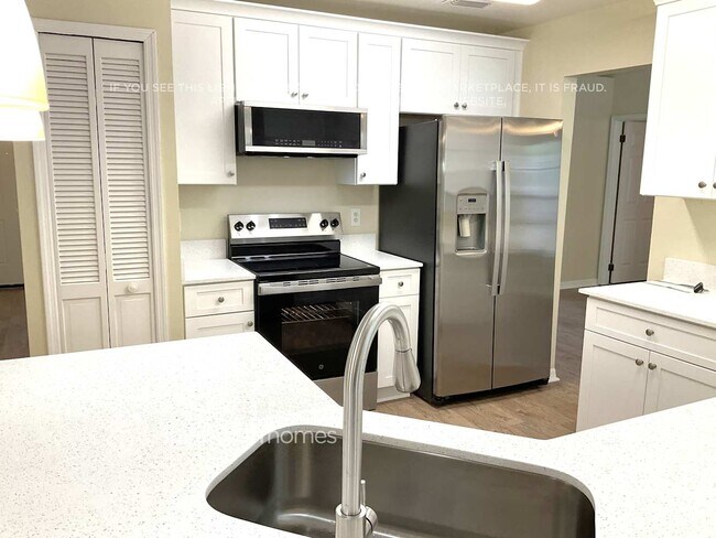 Building Photo - 1004 Turtle Creek Dr