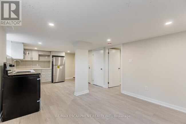 Photo du bâtiment - 129 E 22nd St