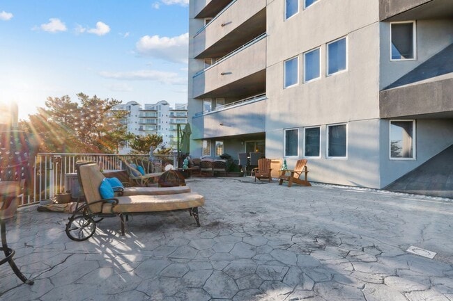 Foto del edificio - 300 Ocean Ave N