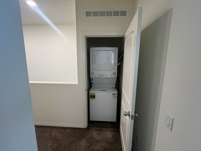 Building Photo - 16541 Wyndham Ln