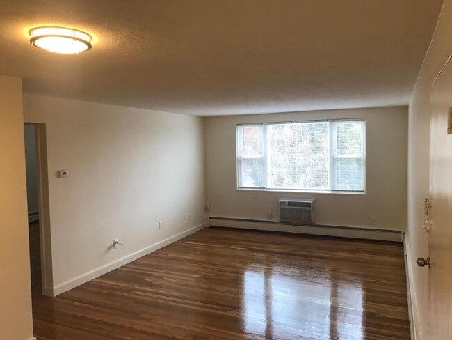 Building Photo - 1105 Lexington St