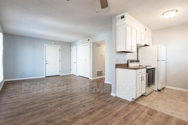 Foto del edificio - 1443 N Smith Ct