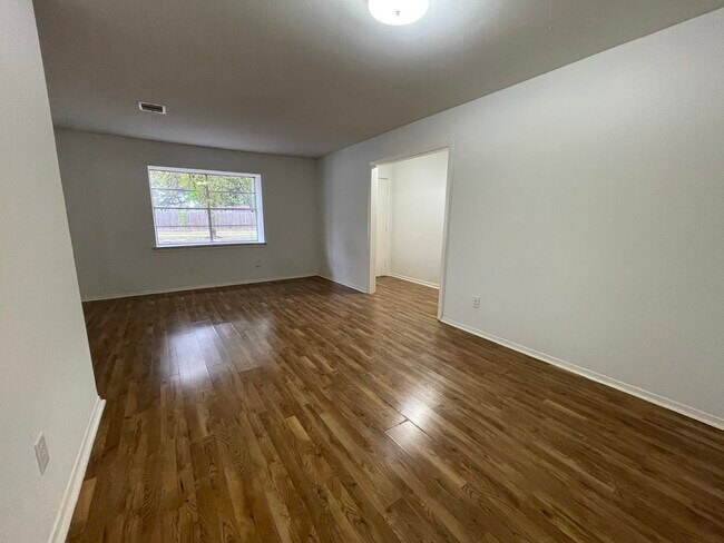 Foto del edificio - 7219 Tanager St