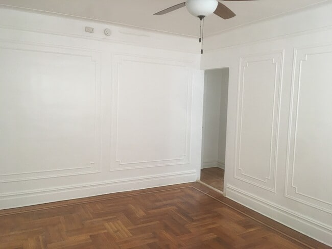 Living room - 746 E 230th St