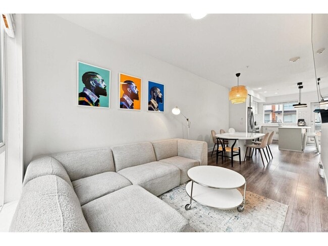Photo du bâtiment - 15775 Mountain View Dr
