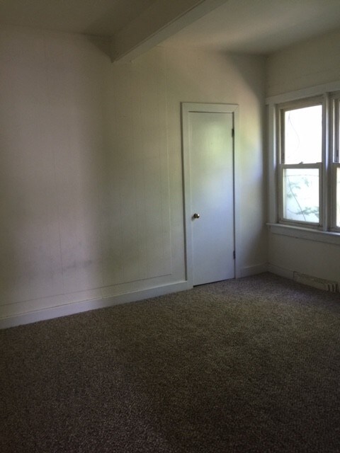 Building Photo - 2859 Winchester Ave