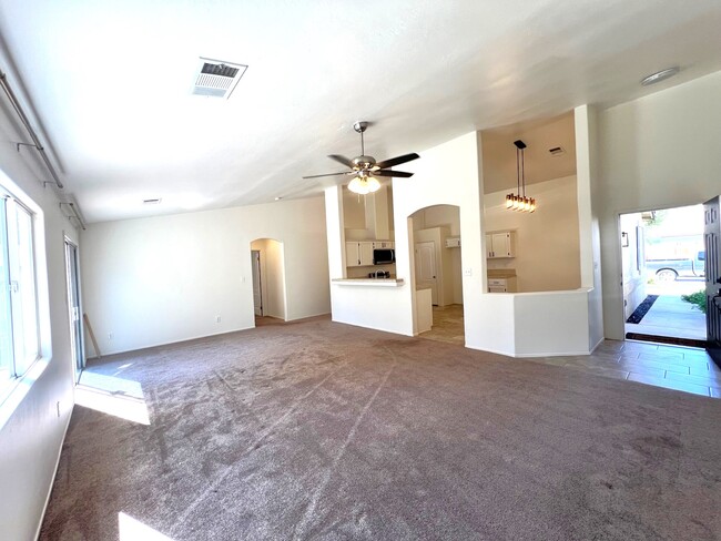 Building Photo - 10215 Starlight Peak Dr