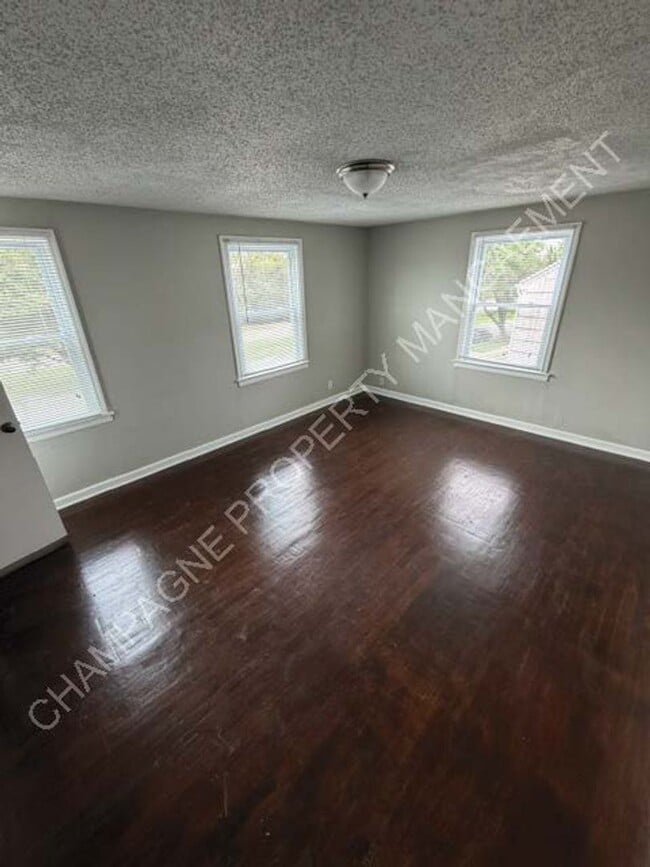Building Photo - 5411-5413 Swope Pkwy.