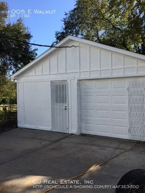 Foto del edificio - 1005 E Walnut St