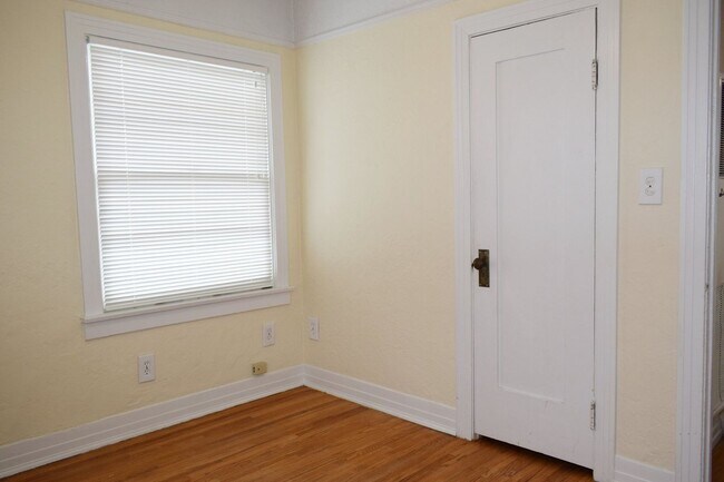 Foto del edificio - University Heights- Charming 2BR 1BA Craft...